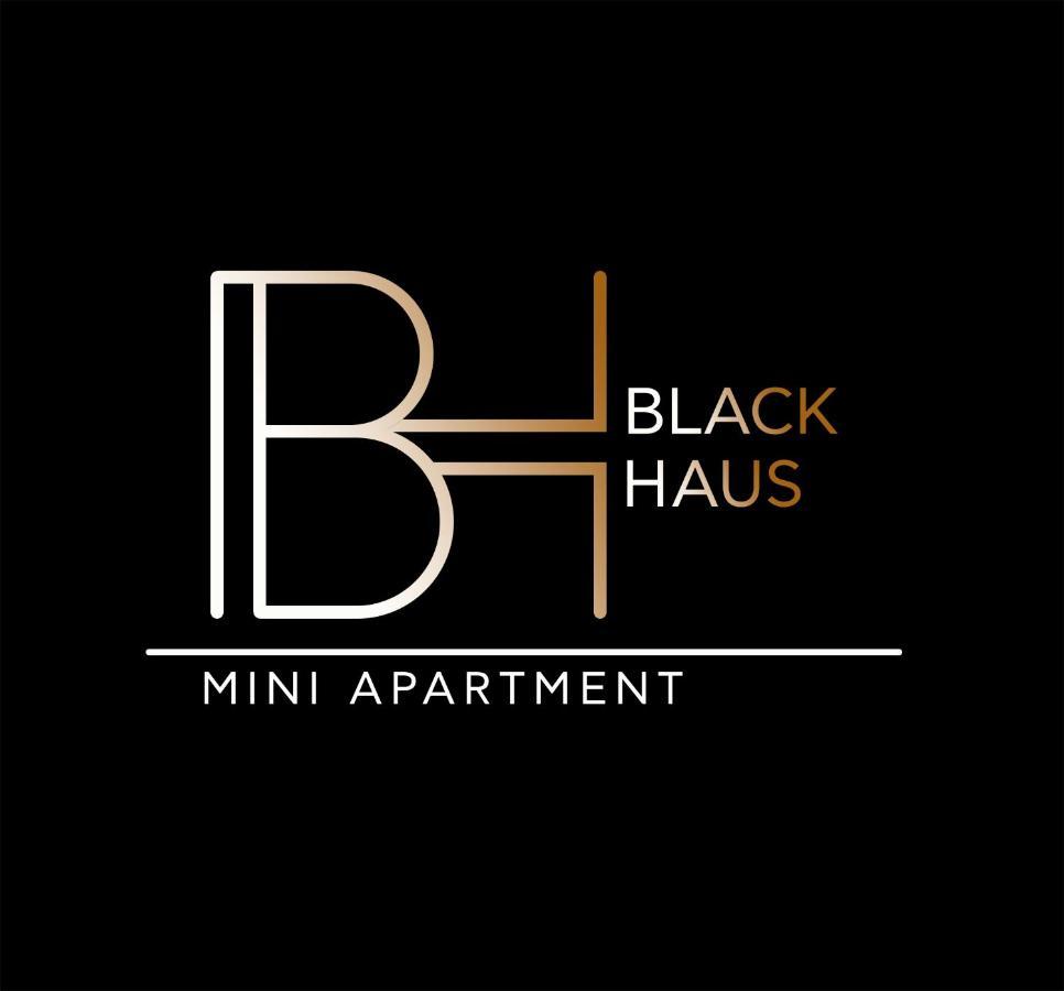 Blackhaus Young Mini Szaloniki Kültér fotó